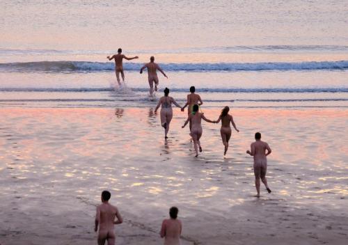 0_CCP_NEC_250922SKINNYDIP004JPG.jpg