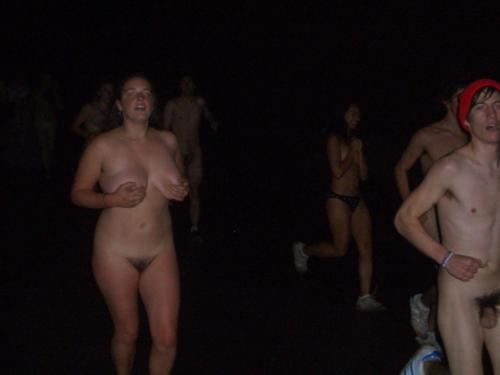 2000-2006_tuft_naked_squad_028