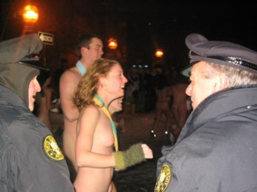 2000-2006_tuft_naked_squad_036