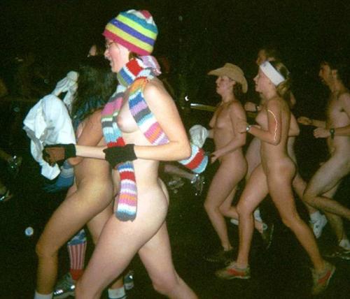 2000-2006_tuft_naked_squad_040