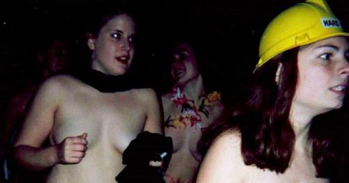 2000-2006_tuft_naked_squad_047