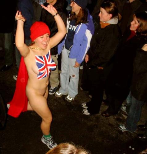 2000-2006_tuft_naked_squad_073