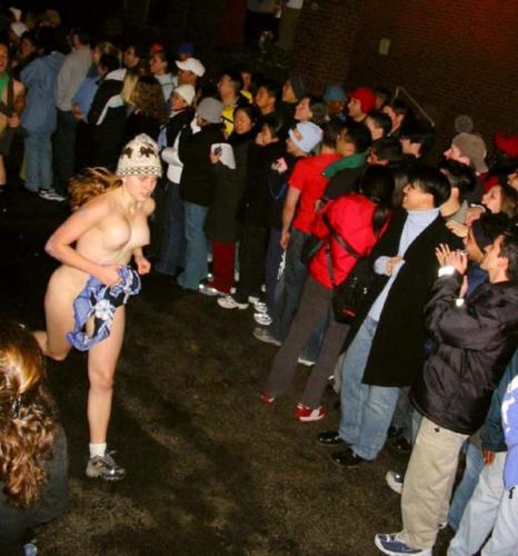 2000-2006_tuft_naked_squad_079