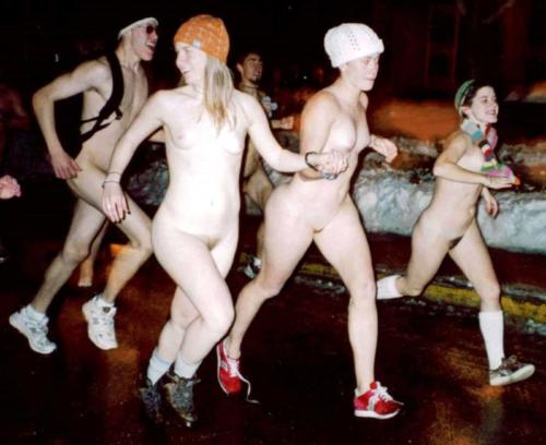 2000-2006_tuft_naked_squad_095